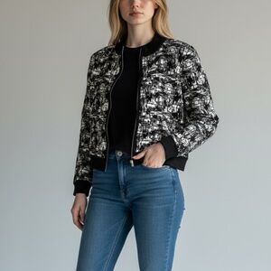 St. John Wool Blend Full Zip Shoulder pad Jacket Size Medium white black